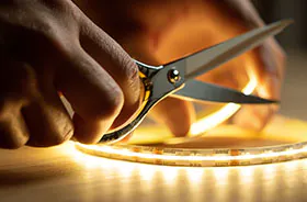 LED-strips blir kuttet opp